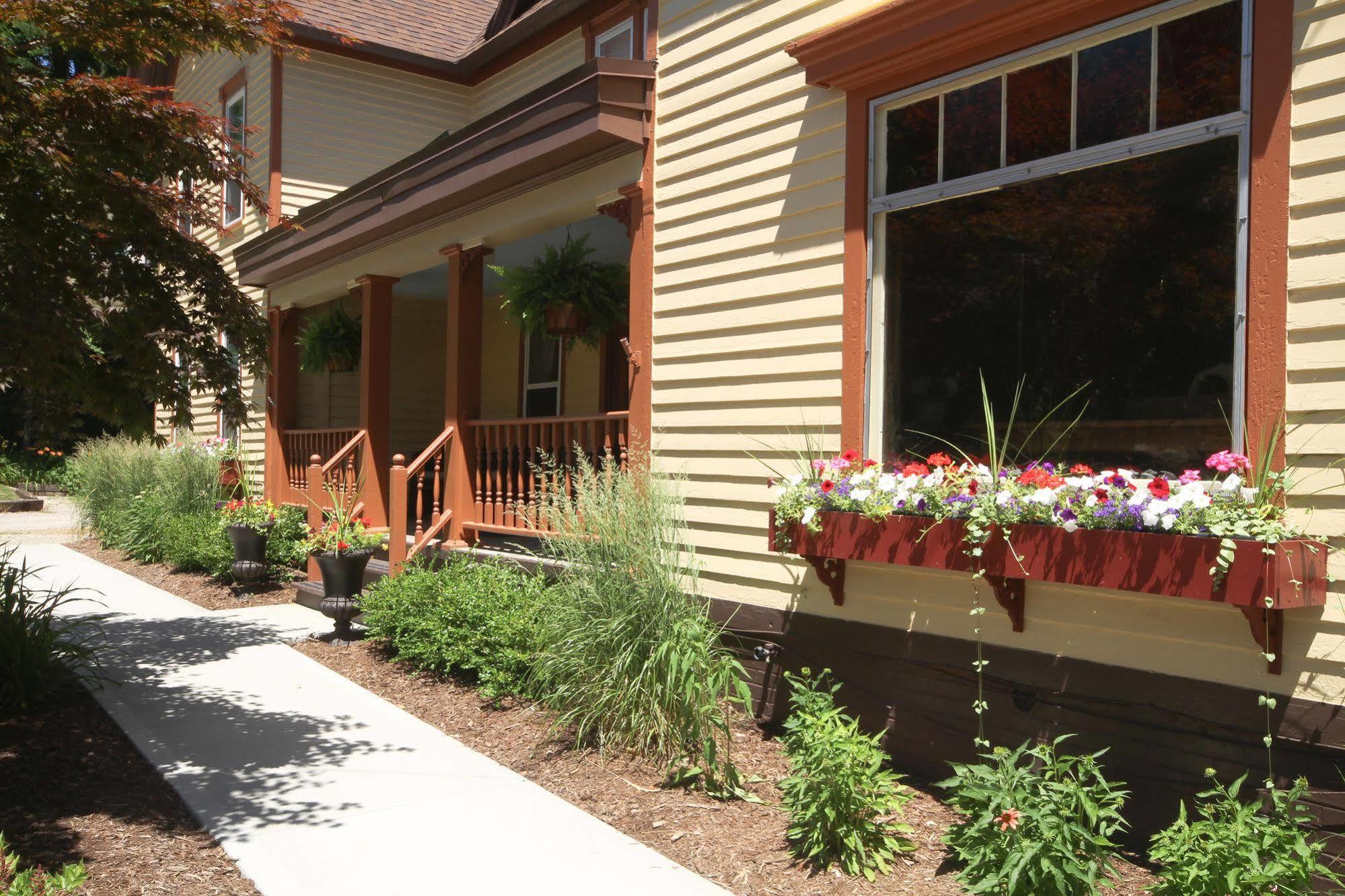 Twin Oaks Inn Saugatuck Ngoại thất bức ảnh