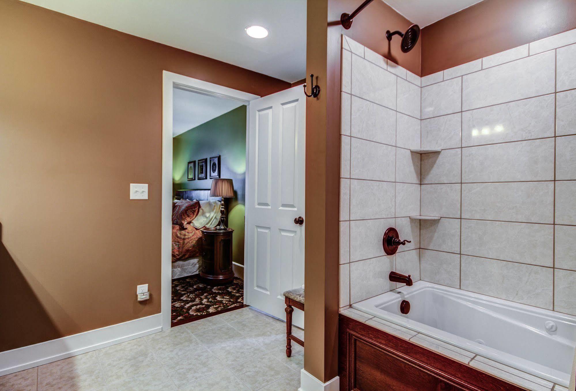 Twin Oaks Inn Saugatuck Ngoại thất bức ảnh