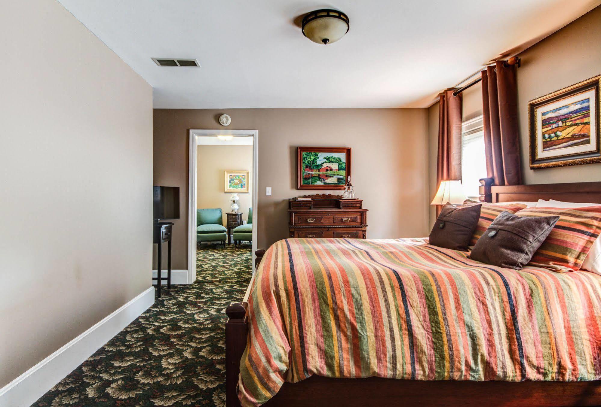 Twin Oaks Inn Saugatuck Ngoại thất bức ảnh